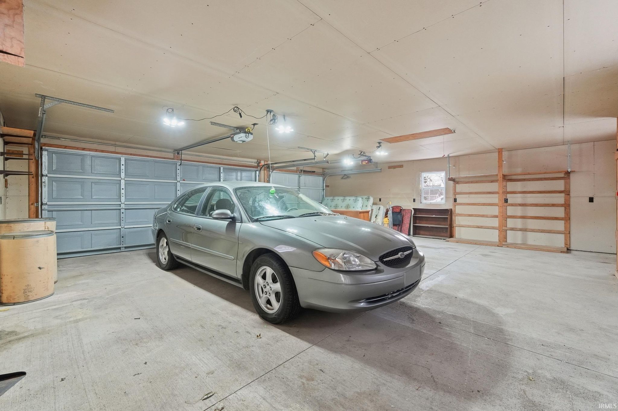 Image of 0690 E 635 S - Dallas Lake.