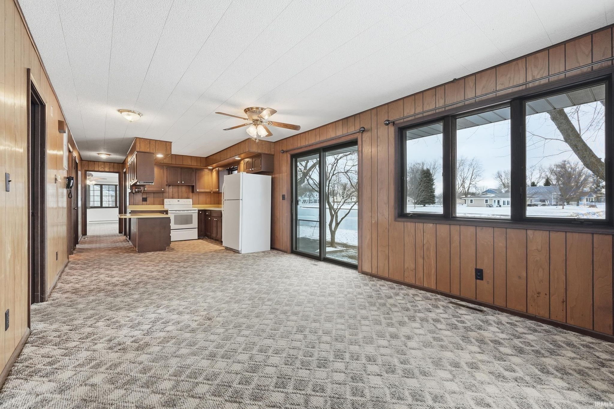 Image of 0690 E 635 S - Dallas Lake.