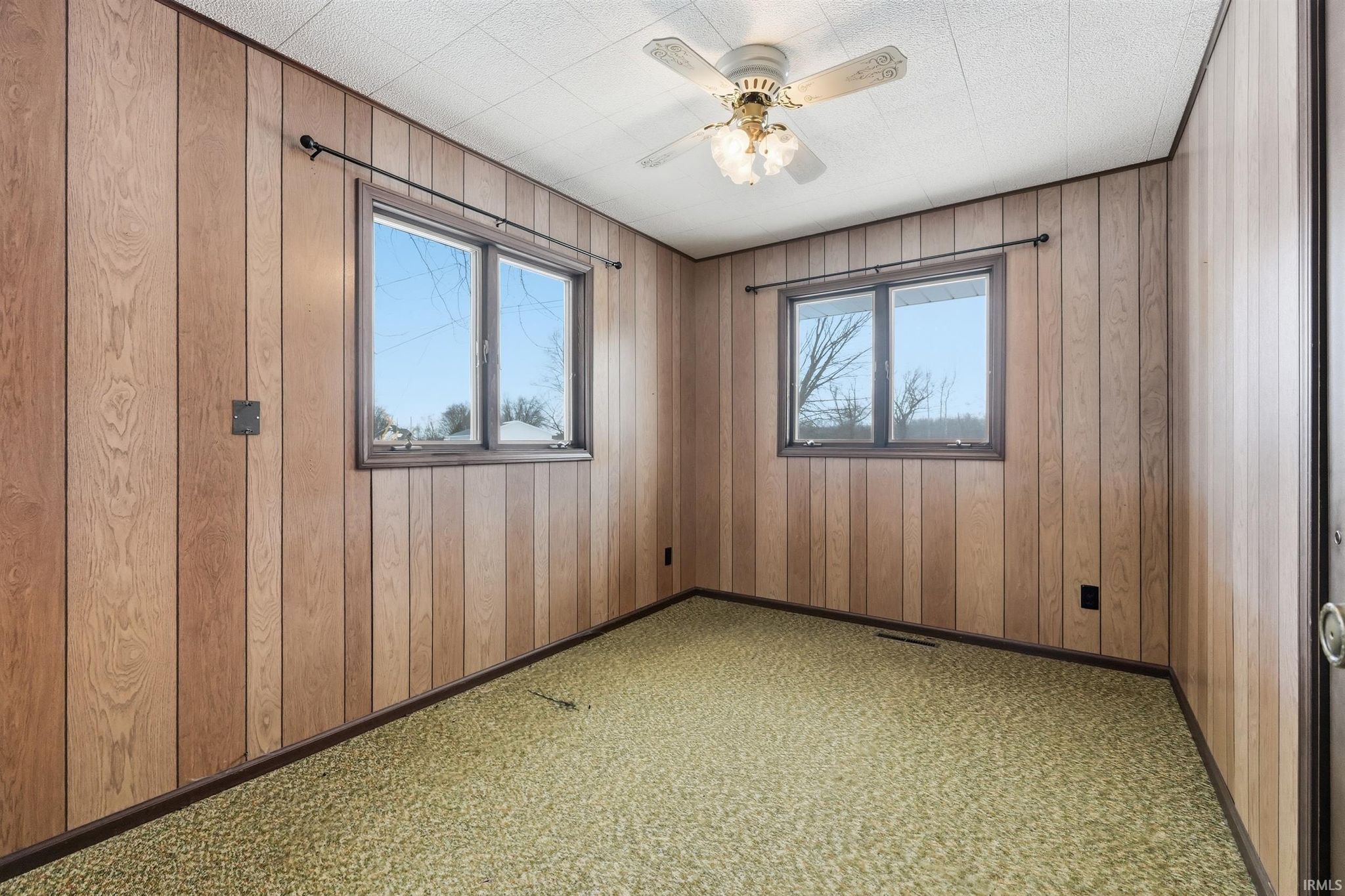 Image of 0690 E 635 S - Dallas Lake.