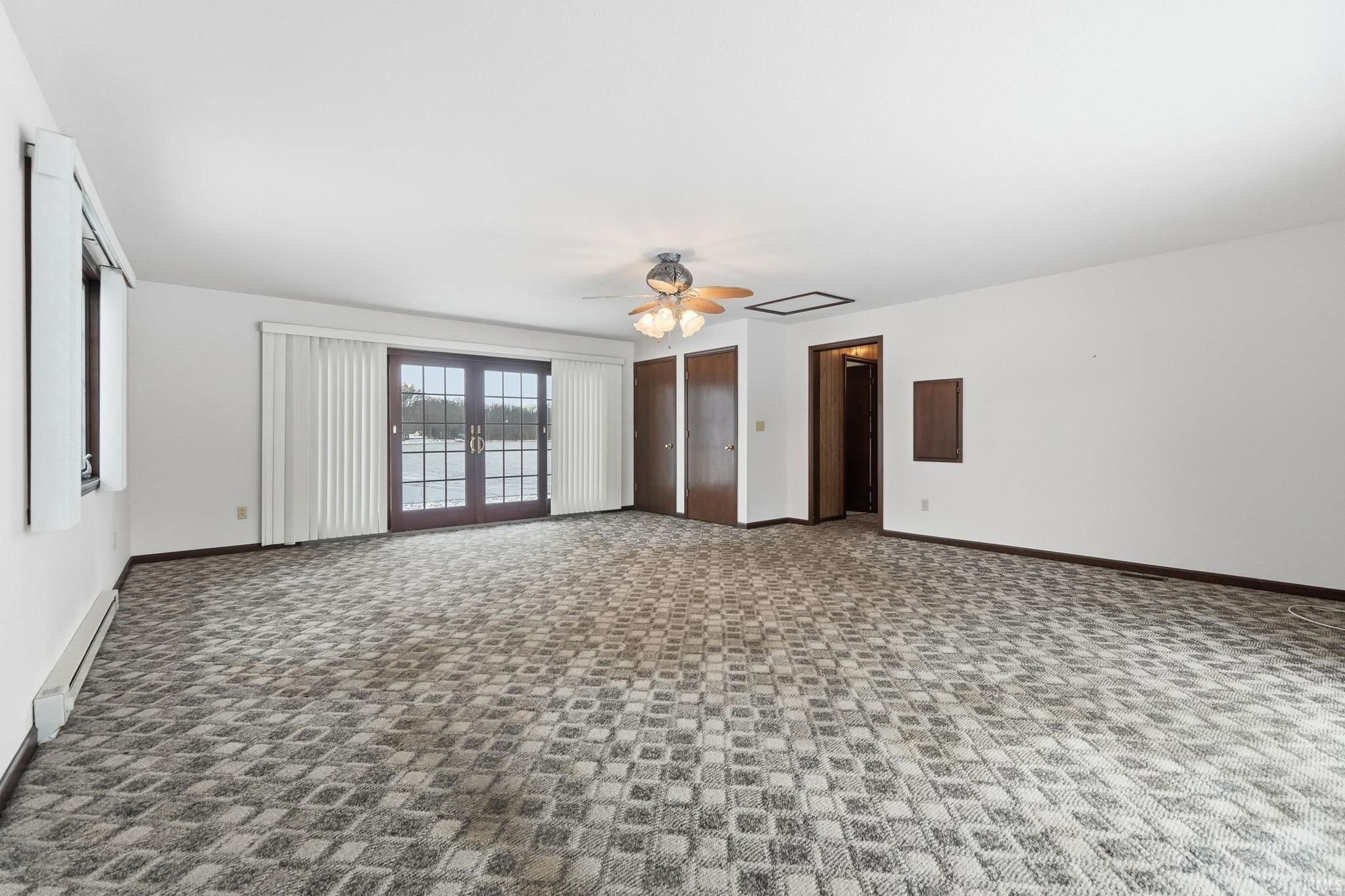 Image of 0690 E 635 S - Dallas Lake.