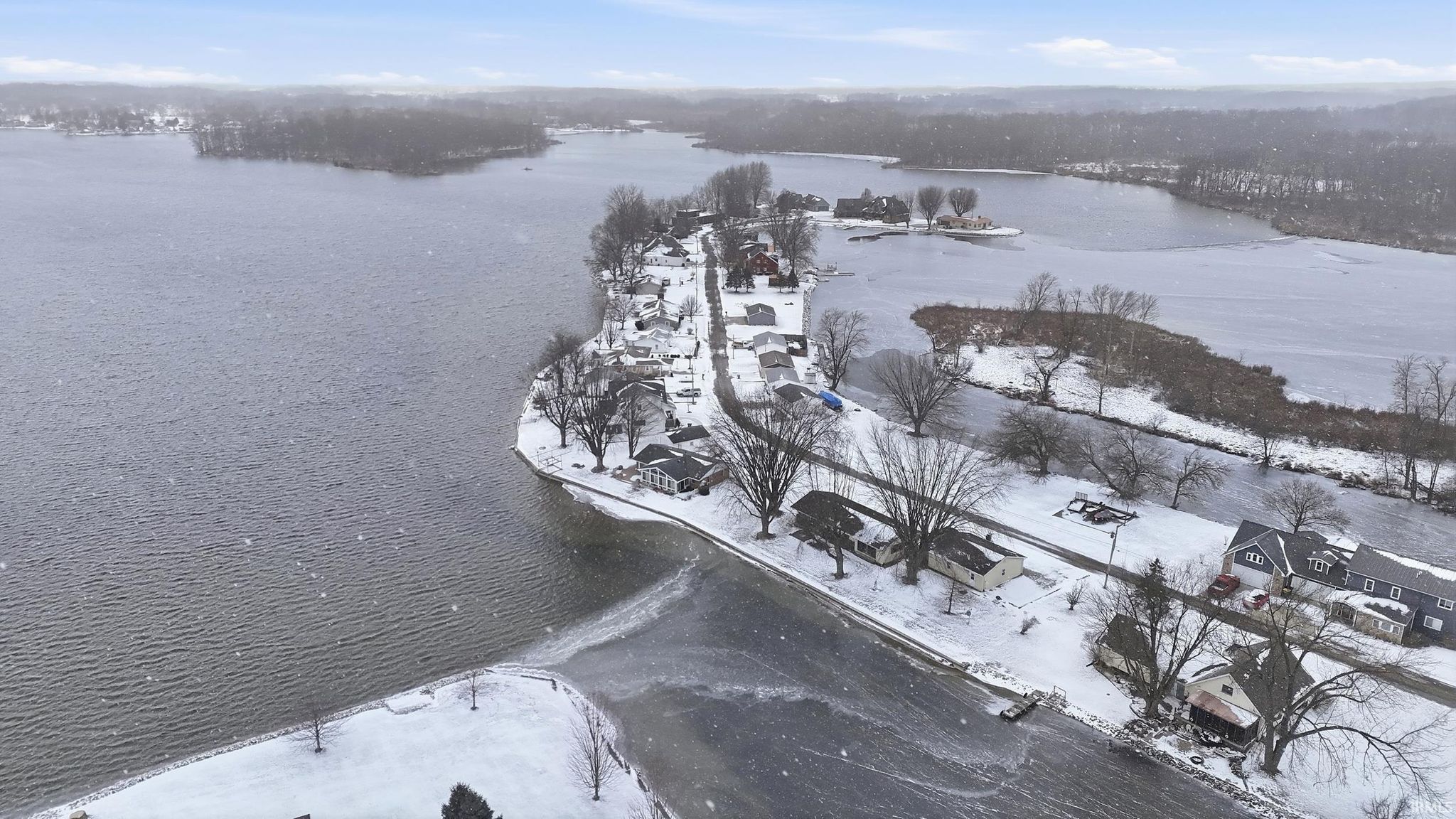 Image of 0690 E 635 S - Dallas Lake.