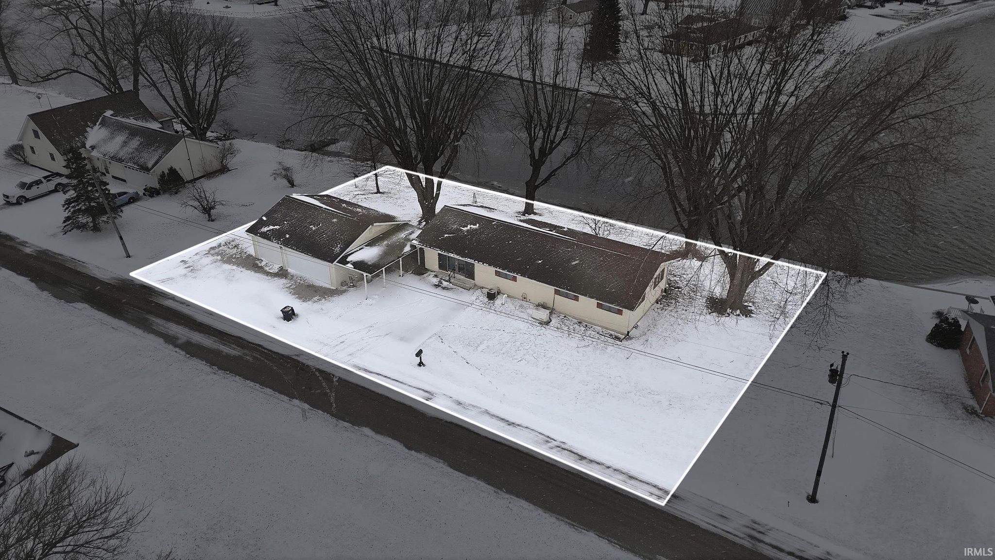 Image of 0690 E 635 S - Dallas Lake.