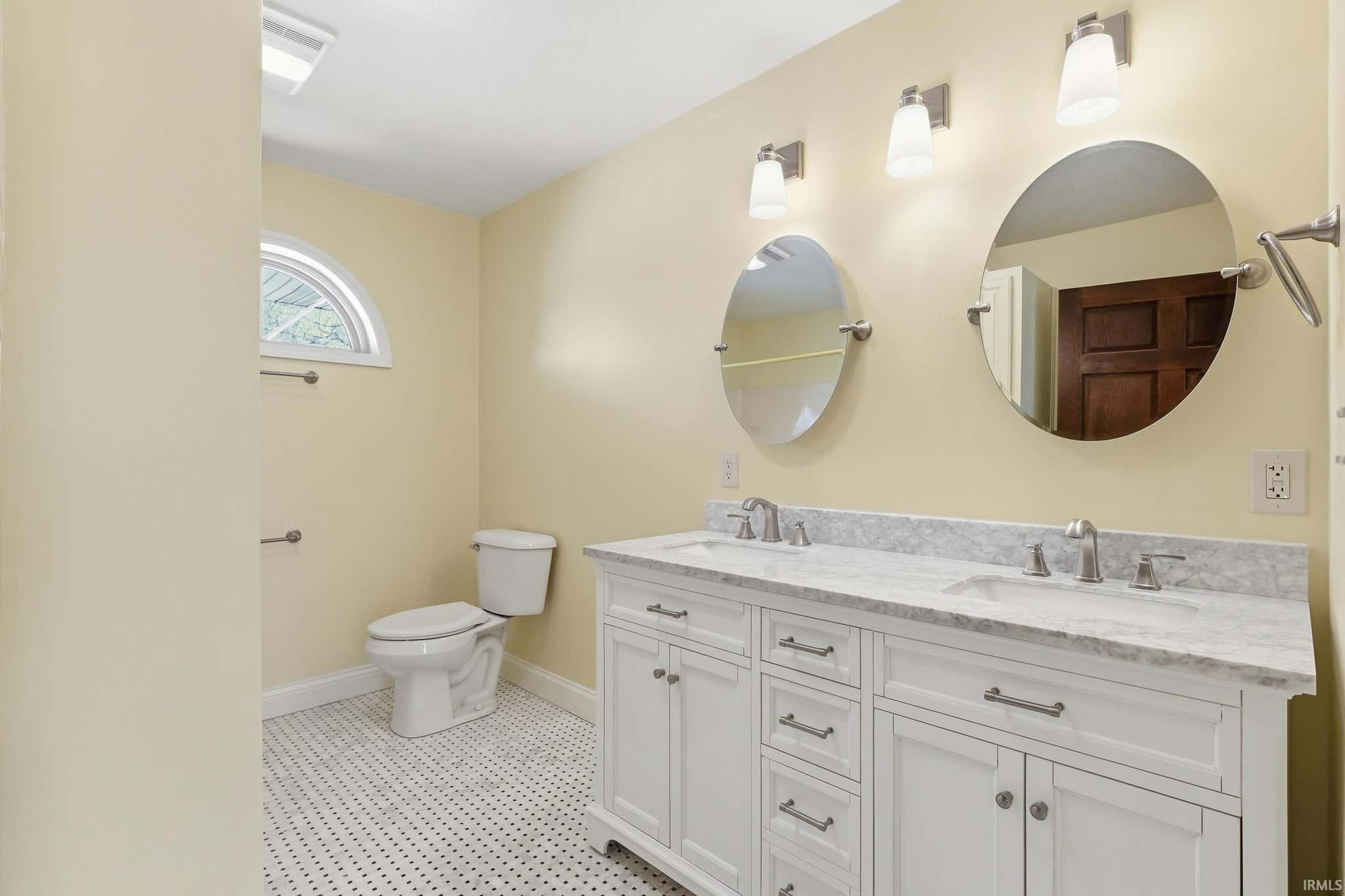Image of 1080 North Shore Drive