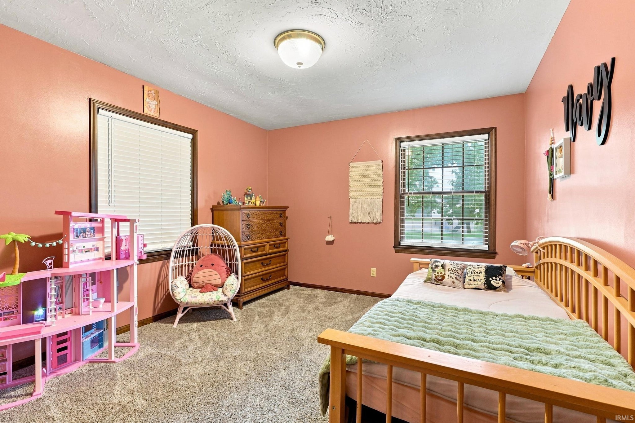 Image of 301 Oakwood Drive