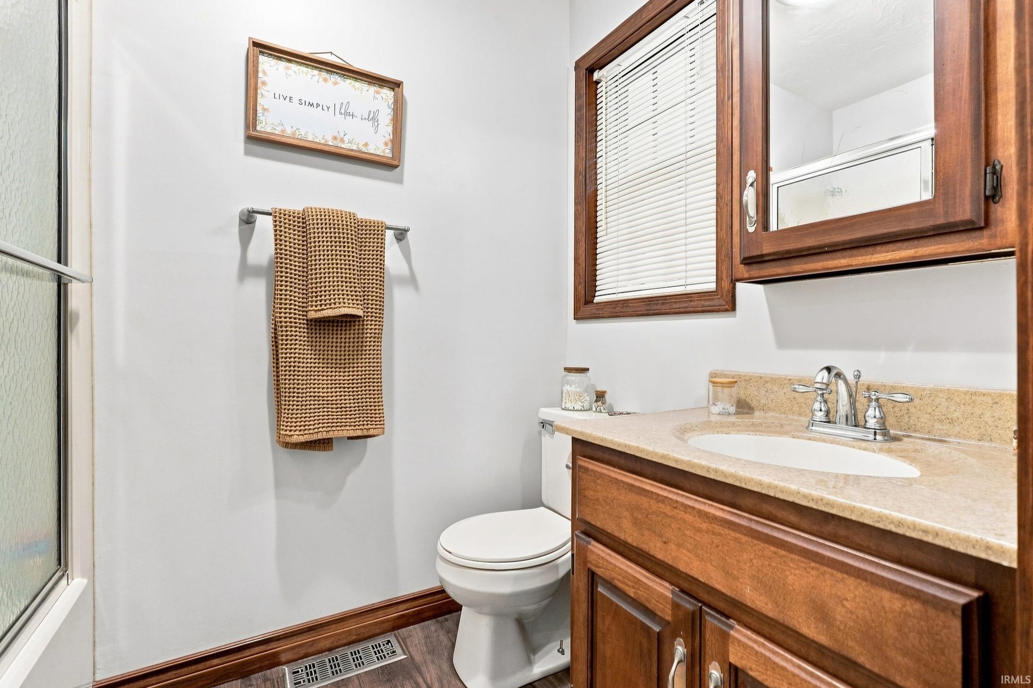 Image of 301 Oakwood Drive