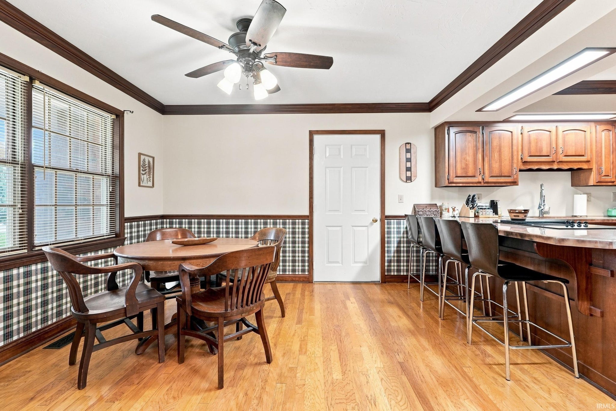 Image of 301 Oakwood Drive